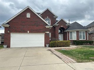 21642 Kendyl Court, Macomb Township, MI 48044