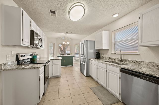 7636 Misty Ridge Drive N, Fort Worth, TX 76137
