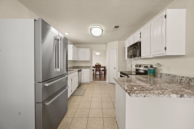 7636 Misty Ridge Drive N, Fort Worth, TX 76137