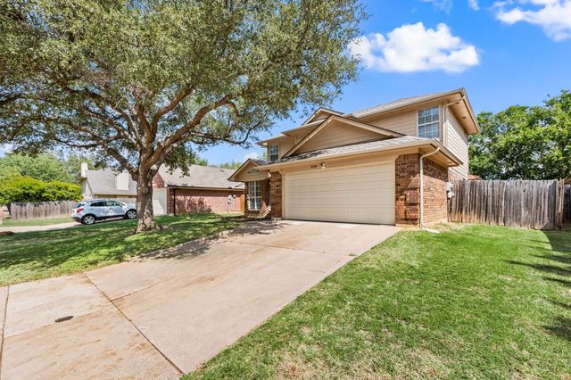 7636 Misty Ridge Drive N, Fort Worth, TX 76137