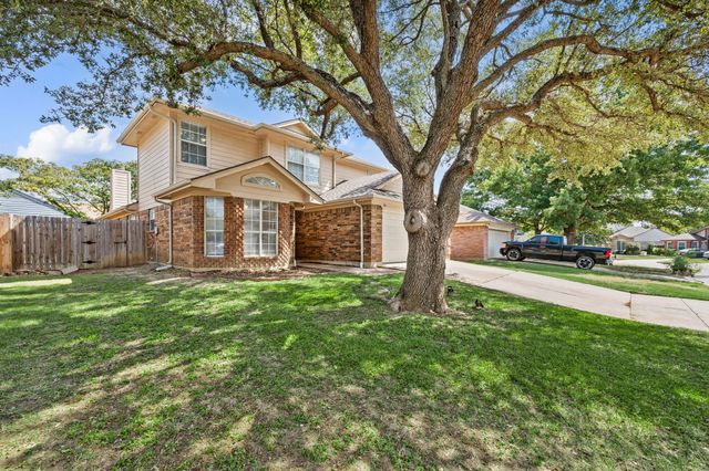 7636 Misty Ridge Drive N, Fort Worth, TX 76137