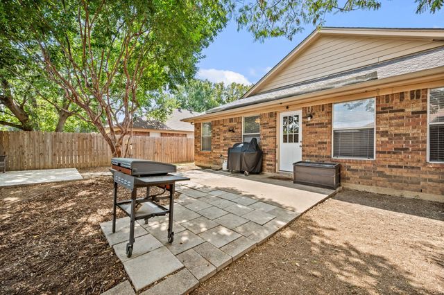 7636 Misty Ridge Drive N, Fort Worth, TX 76137
