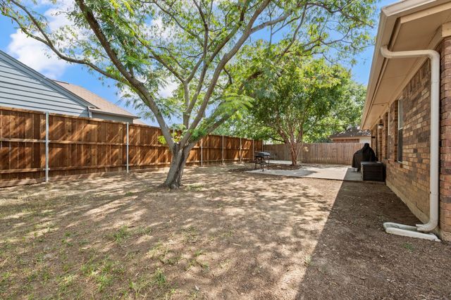 7636 Misty Ridge Drive N, Fort Worth, TX 76137