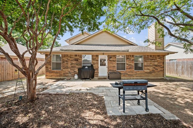7636 Misty Ridge Drive N, Fort Worth, TX 76137