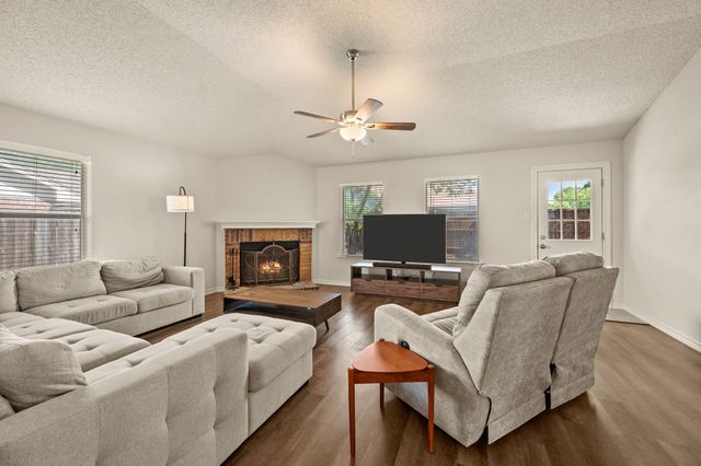 7636 Misty Ridge Drive N, Fort Worth, TX 76137
