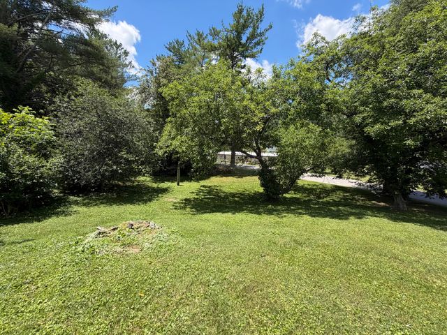 303 Freedom School Road, Mt Vernon, KY 40456