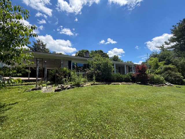 303 Freedom School Road, Mt Vernon, KY 40456
