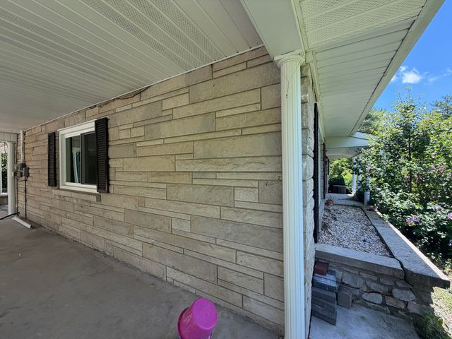 303 Freedom School Road, Mt Vernon, KY 40456