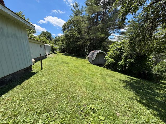 303 Freedom School Road, Mt Vernon, KY 40456