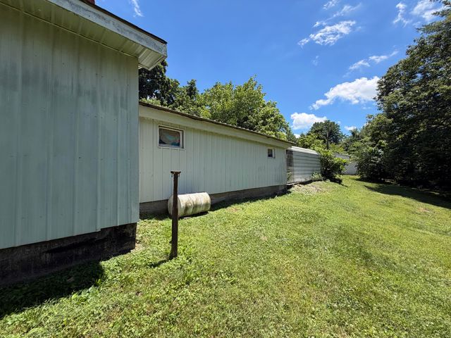 303 Freedom School Road, Mt Vernon, KY 40456