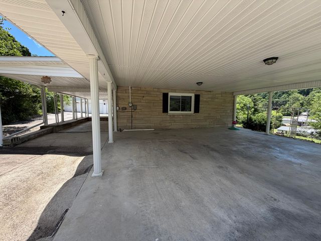 303 Freedom School Road, Mt Vernon, KY 40456