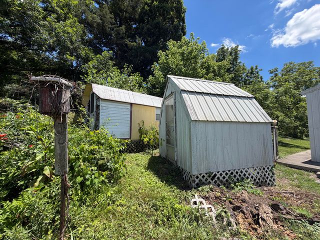 303 Freedom School Road, Mt Vernon, KY 40456