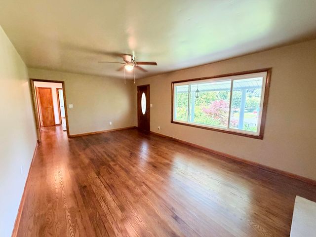 303 Freedom School Road, Mt Vernon, KY 40456