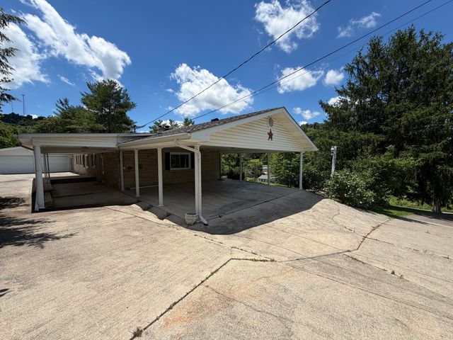 303 Freedom School Road, Mt Vernon, KY 40456