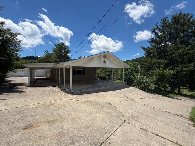 303 Freedom School Road, Mt Vernon, KY 40456