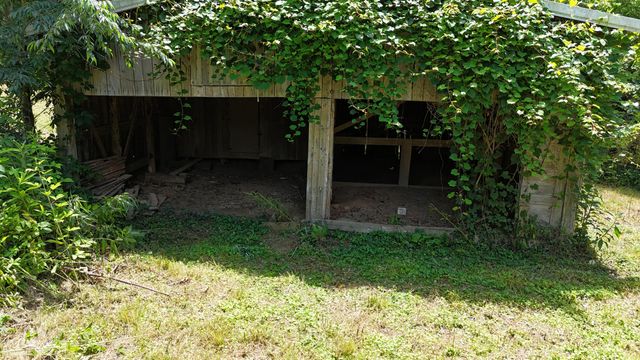 303 Freedom School Road, Mt Vernon, KY 40456