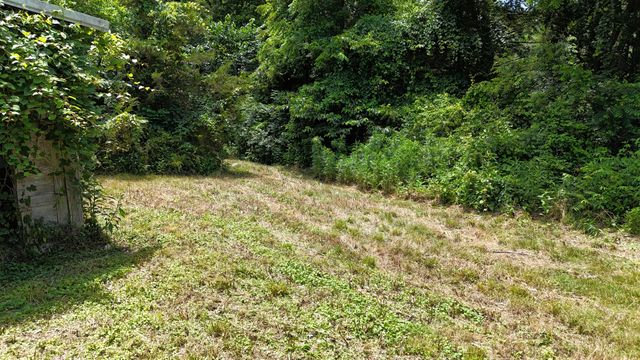 303 Freedom School Road, Mt Vernon, KY 40456
