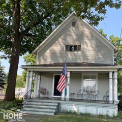 432 Oakwood Avenue, Owosso, MI 48867