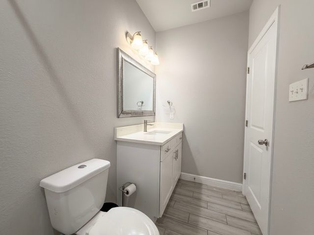 2655 Jennings Avenue, Dallas, TX 75216