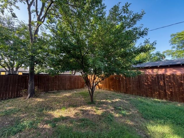 2655 Jennings Avenue, Dallas, TX 75216
