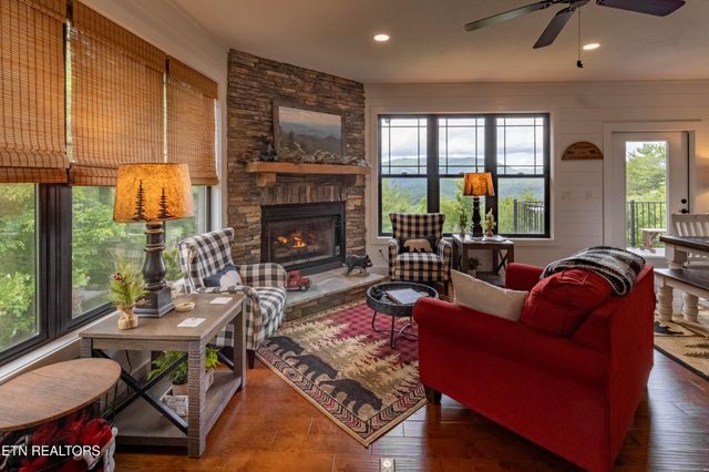 4973 Long Rifle Rd, Walland, TN 37886