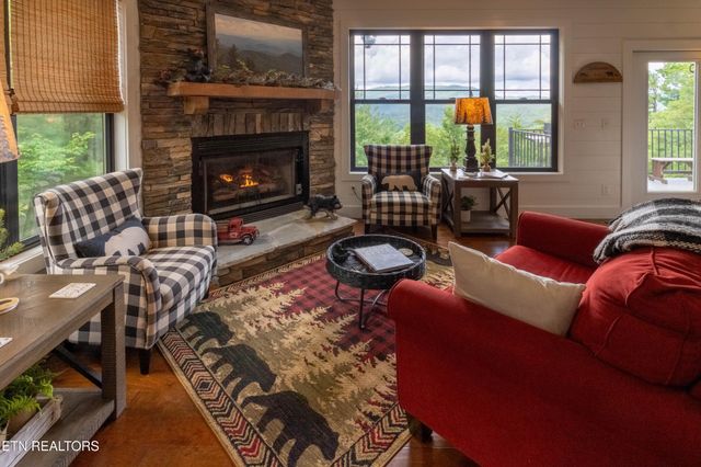 4973 Long Rifle Rd, Walland, TN 37886