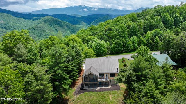 4973 Long Rifle Rd, Walland, TN 37886