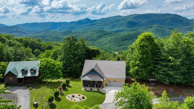 4973 Long Rifle Rd, Walland, TN 37886