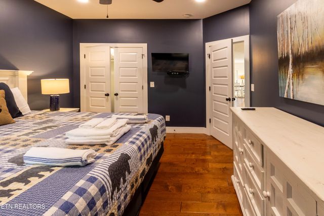 4973 Long Rifle Rd, Walland, TN 37886