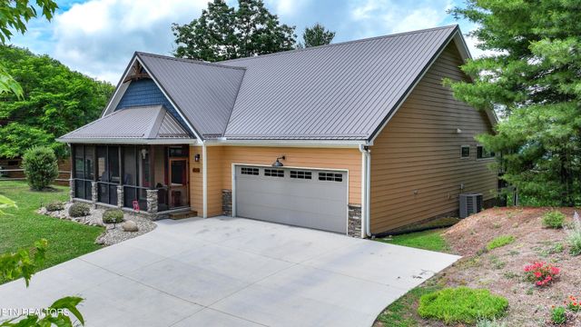 4973 Long Rifle Rd, Walland, TN 37886