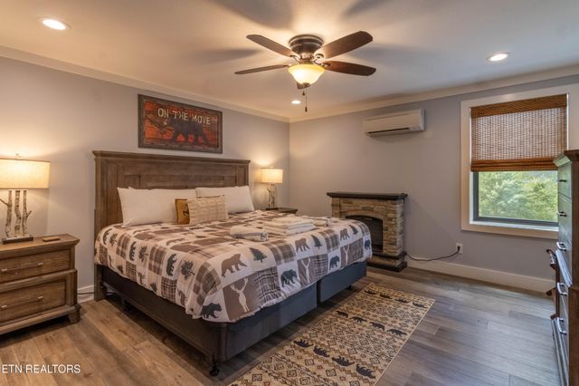 4973 Long Rifle Rd, Walland, TN 37886