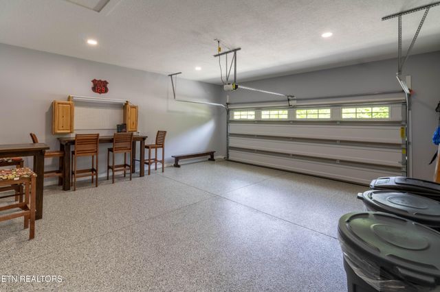 4973 Long Rifle Rd, Walland, TN 37886