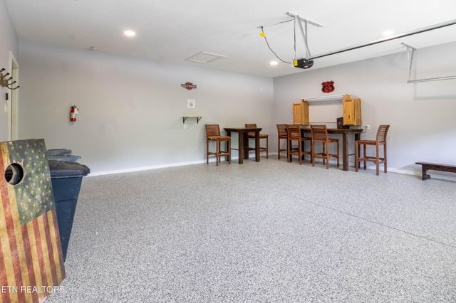 4973 Long Rifle Rd, Walland, TN 37886