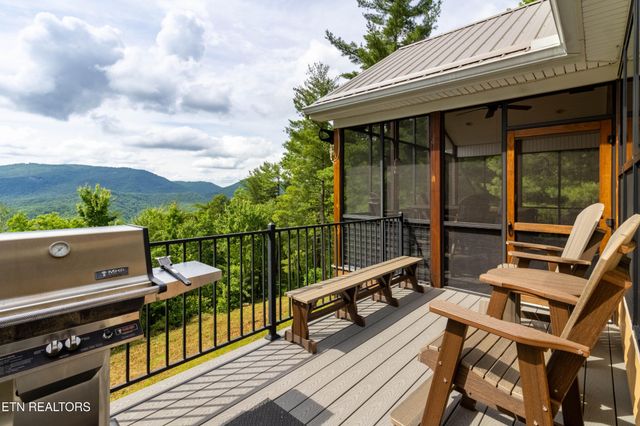 4973 Long Rifle Rd, Walland, TN 37886