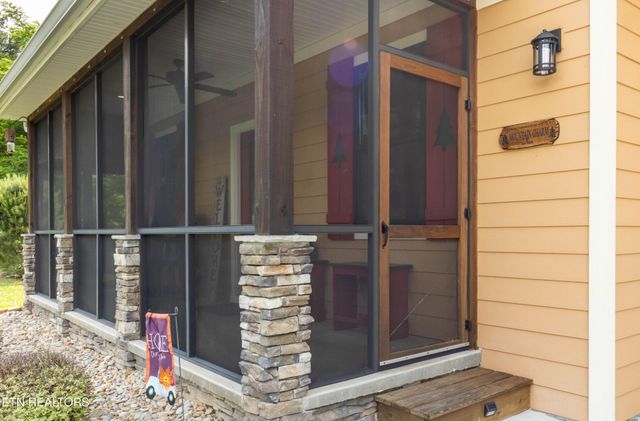 4973 Long Rifle Rd, Walland, TN 37886