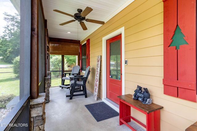 4973 Long Rifle Rd, Walland, TN 37886