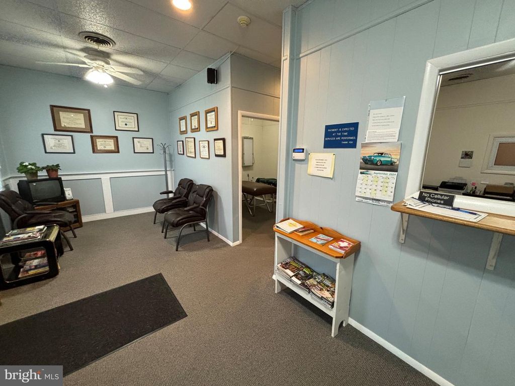 246 S WHITE HORSE PIKE, AUDUBON, NJ 08106 — photo 2