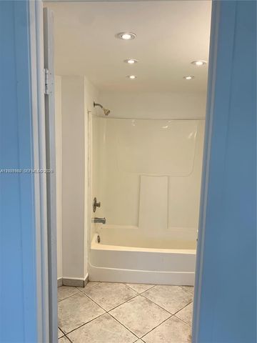 9445 Fontainebleau Boulevard 201, Miami, FL 33172