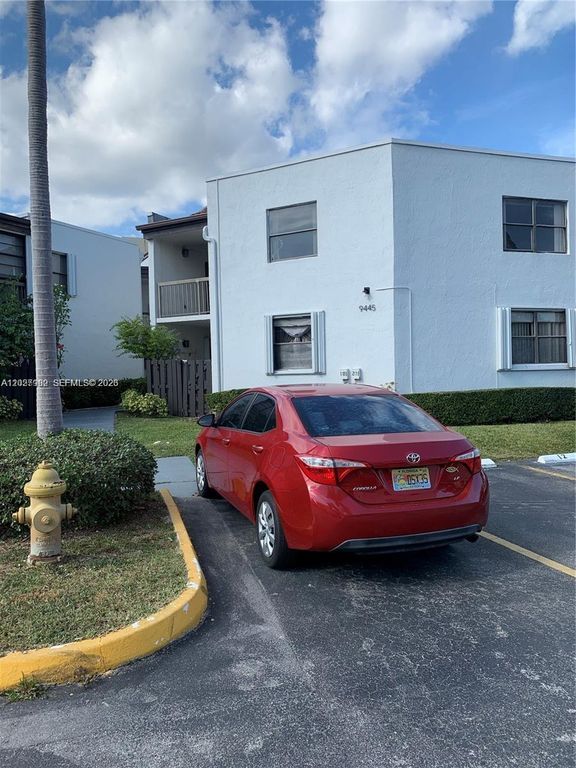 9445 Fontainebleau Boulevard 201, Miami, FL 33172