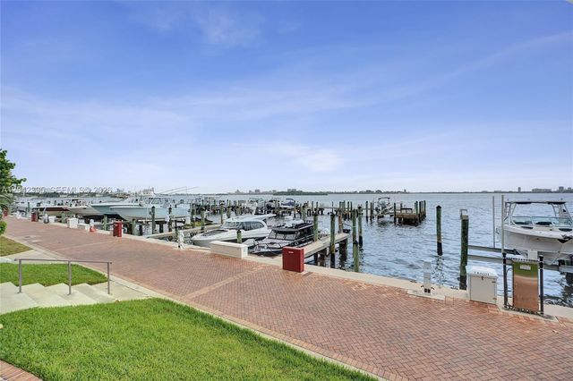 2000 Towerside Ter TS8, Miami, FL 33138
