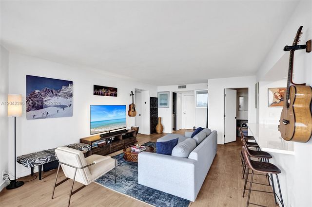 2000 Towerside Ter TS8, Miami, FL 33138