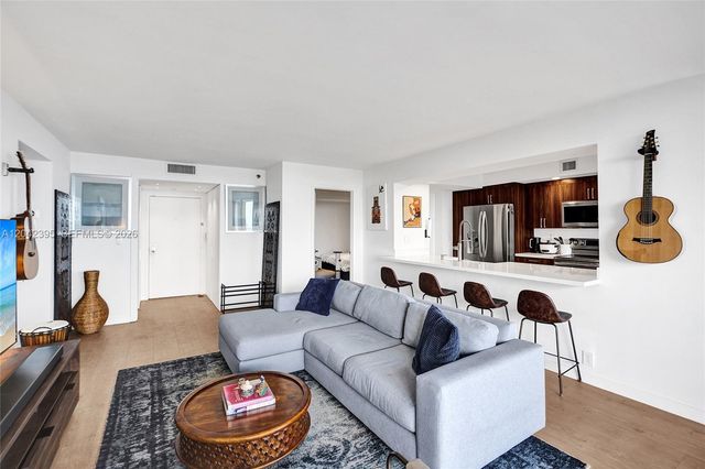 2000 Towerside Ter TS8, Miami, FL 33138