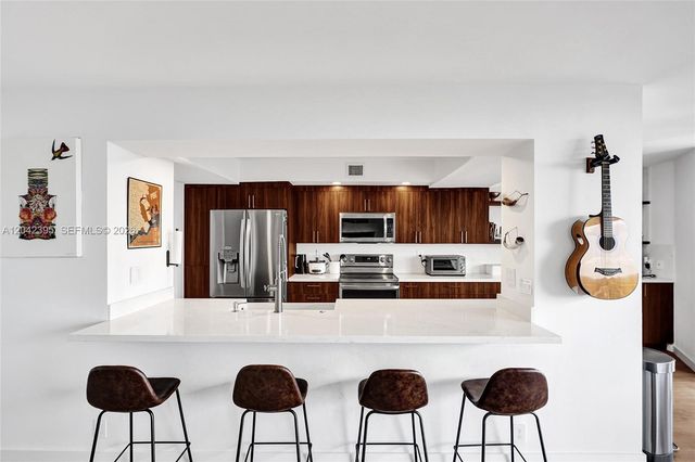 2000 Towerside Ter TS8, Miami, FL 33138