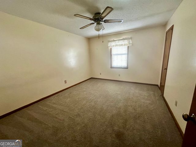 2710 Clayton Drive, Valdosta, GA 31602