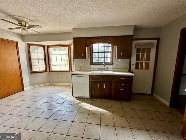 2710 Clayton Drive, Valdosta, GA 31602