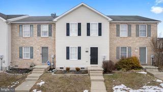 16 CHALK LN, Inwood, WV 25428