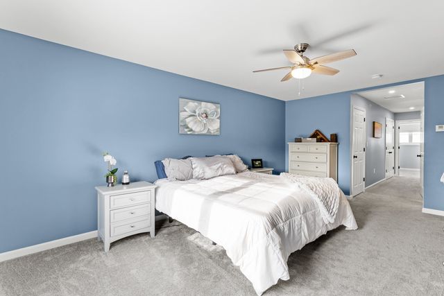 55 Forestedge Way, Manchester, NH 03102