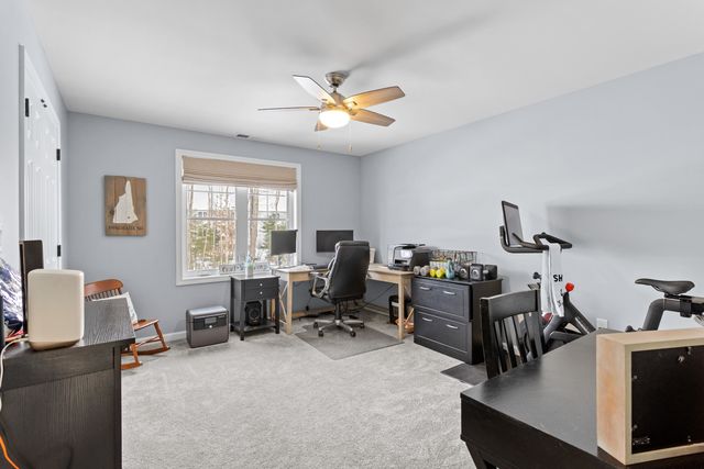 55 Forestedge Way, Manchester, NH 03102