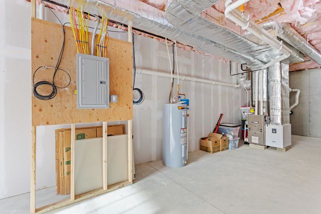 55 Forestedge Way, Manchester, NH 03102