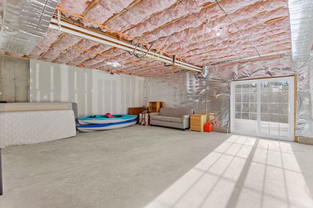 55 Forestedge Way, Manchester, NH 03102